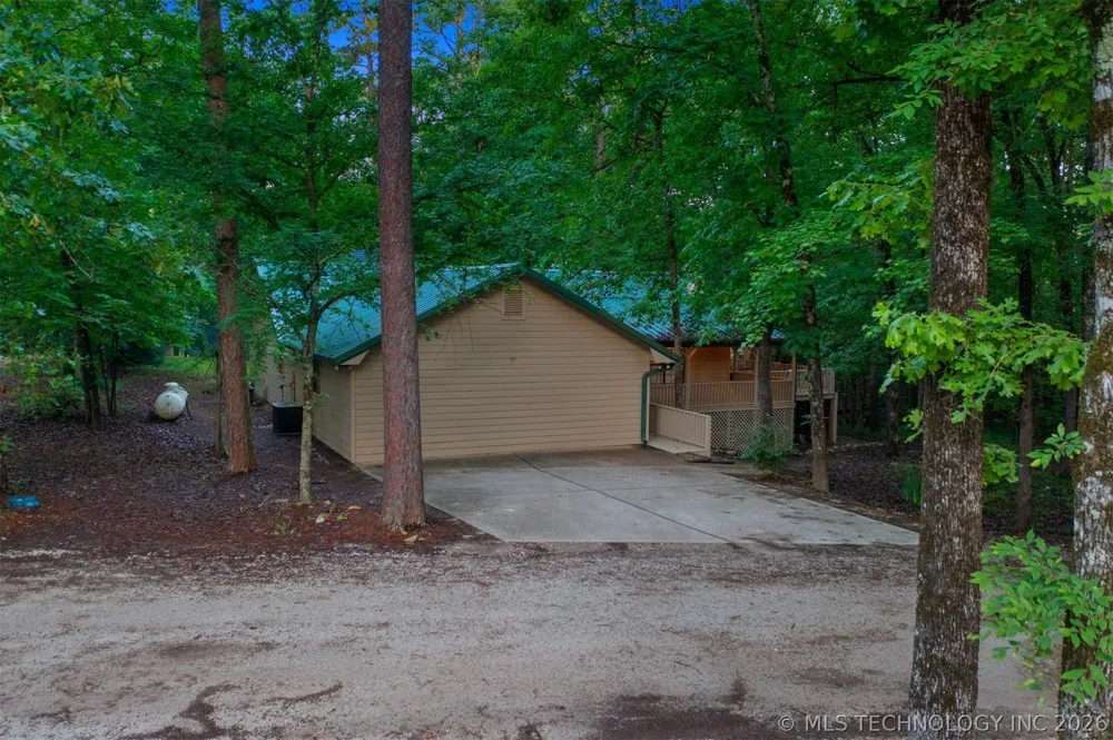 184 Cedar Creek Circle Broken Bow, OK 74728