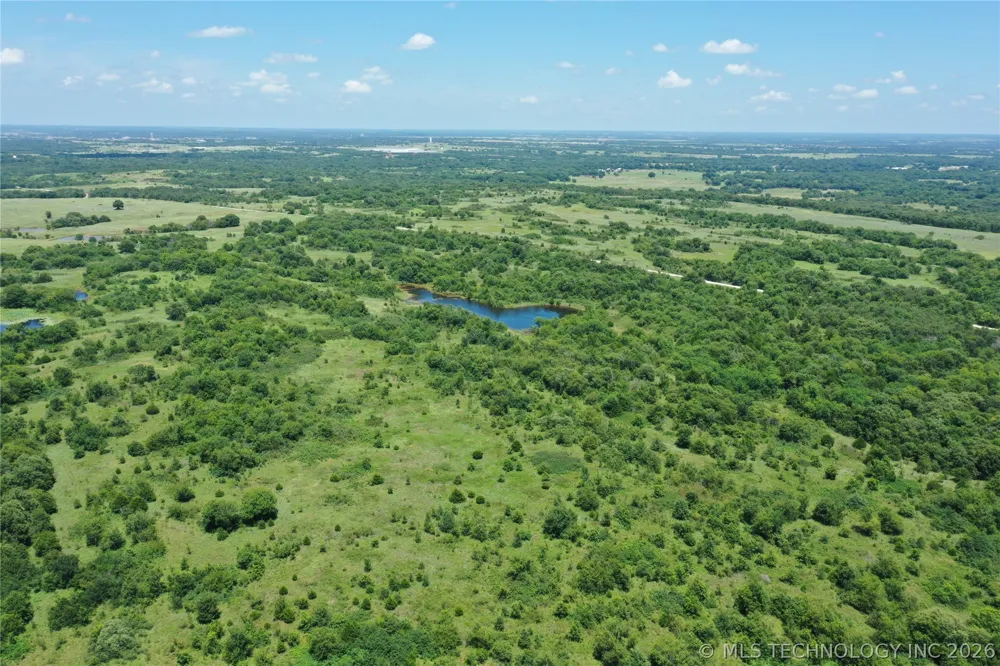 8 County Road Pauls Valley, OK 73075