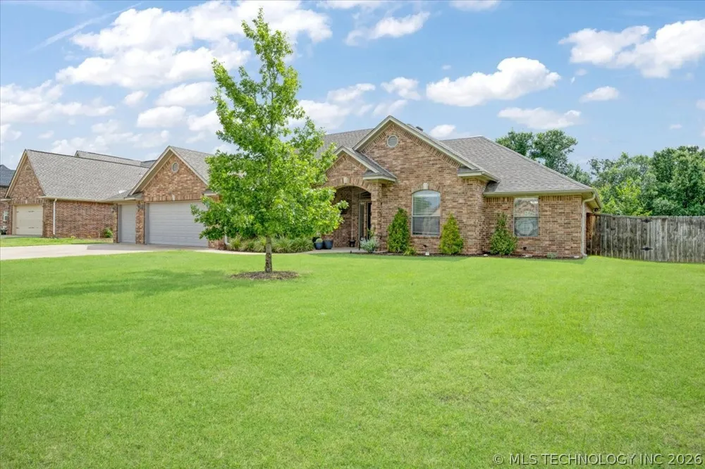 1114 Beretta Durant, OK 74701