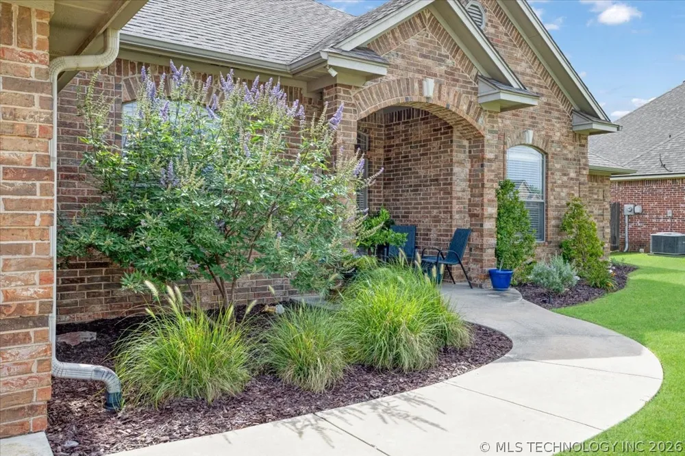 1114 Beretta Durant, OK 74701