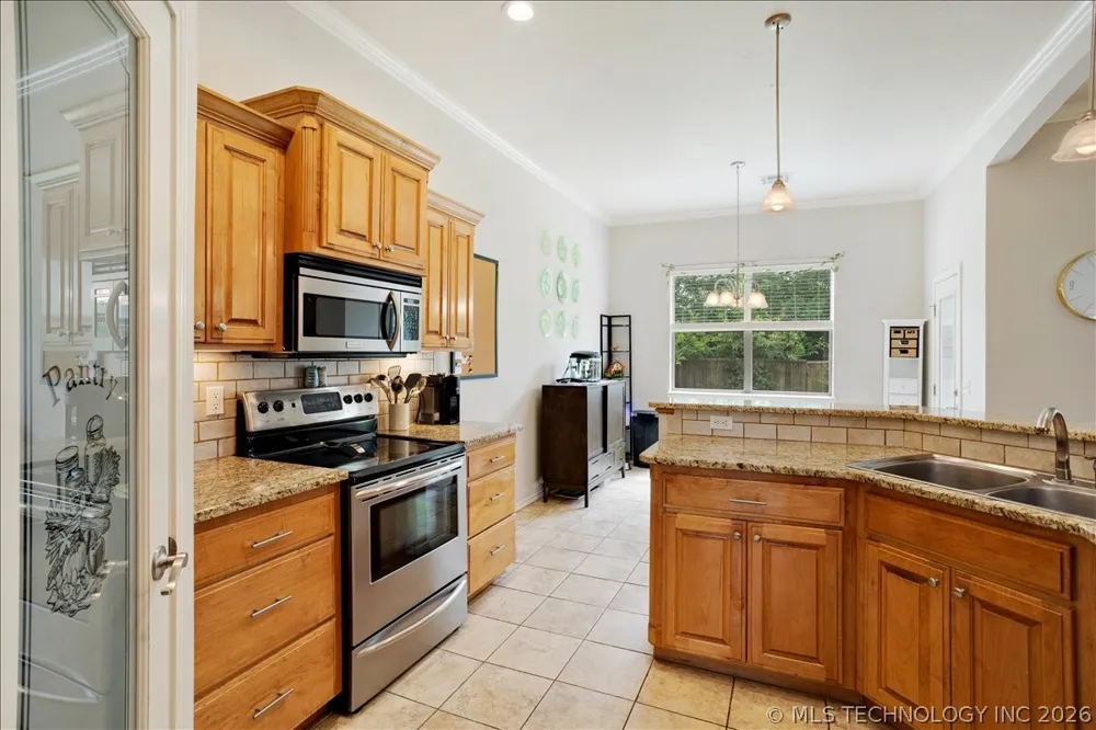 1114 Beretta Durant, OK 74701