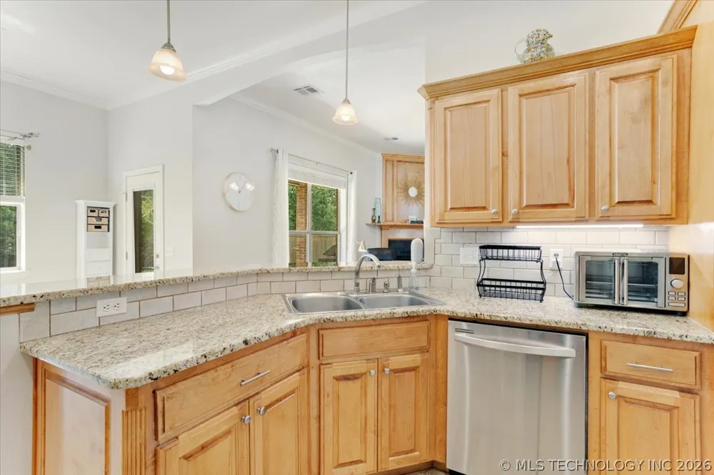 1114 Beretta Durant, OK 74701