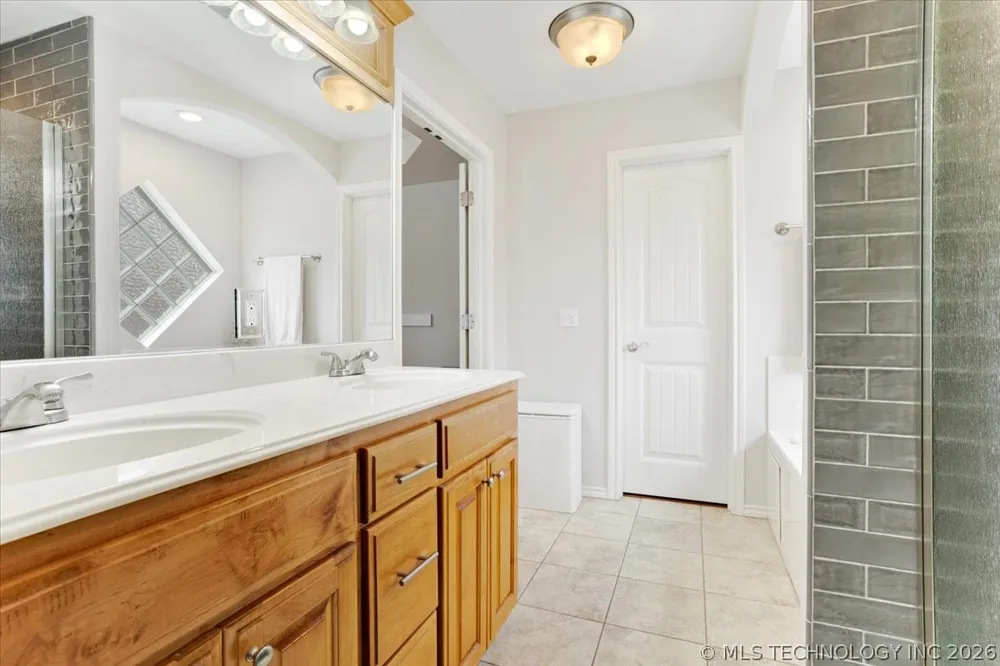 1114 Beretta Durant, OK 74701