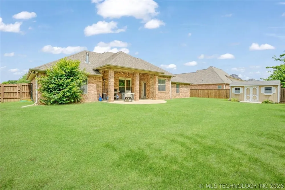 1114 Beretta Durant, OK 74701