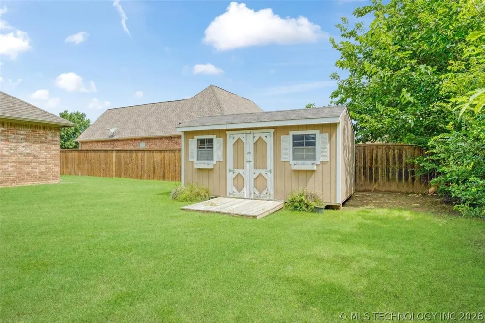 1114 Beretta Durant, OK 74701