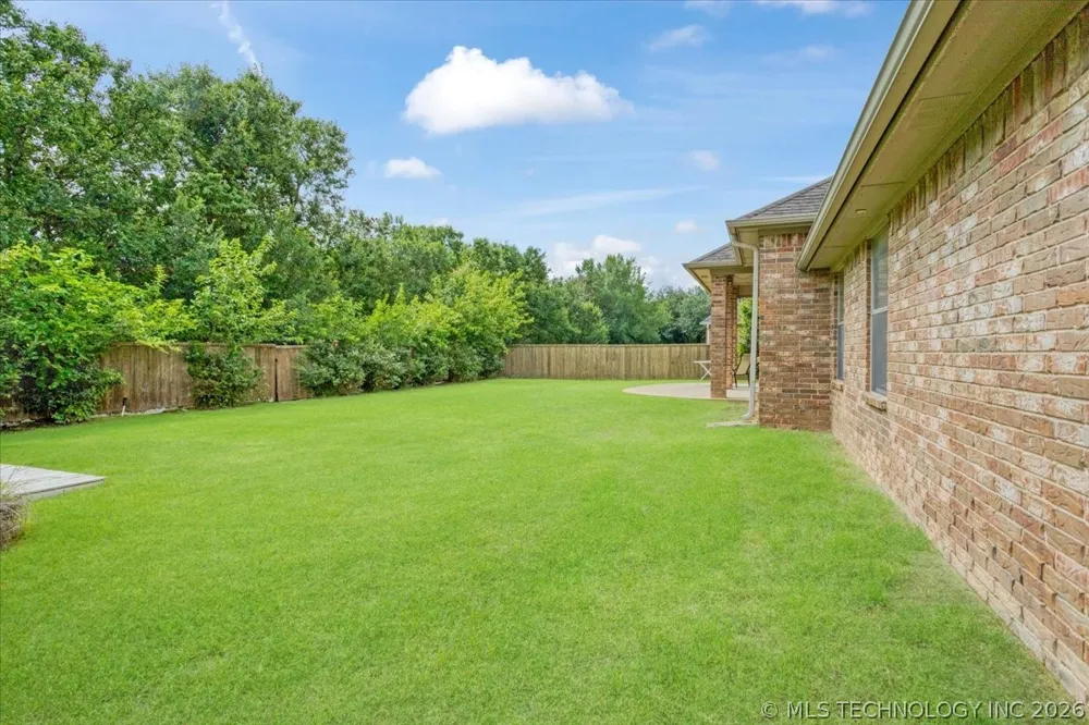 1114 Beretta Durant, OK 74701