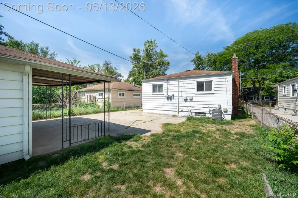 4929 Dudley Street Dearborn Heights City, MI 48125