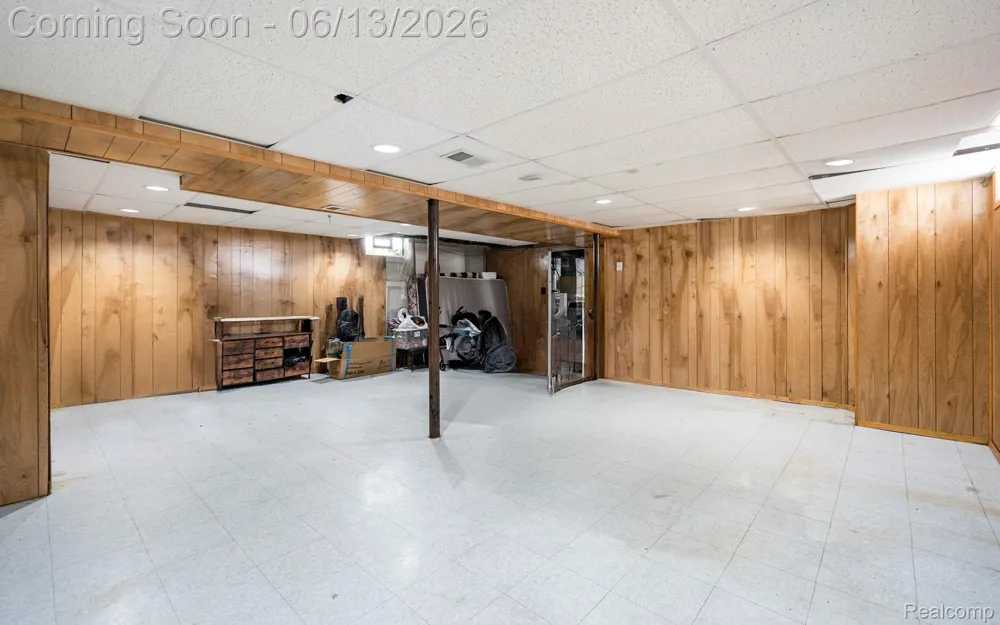 4929 Dudley Street Dearborn Heights City, MI 48125