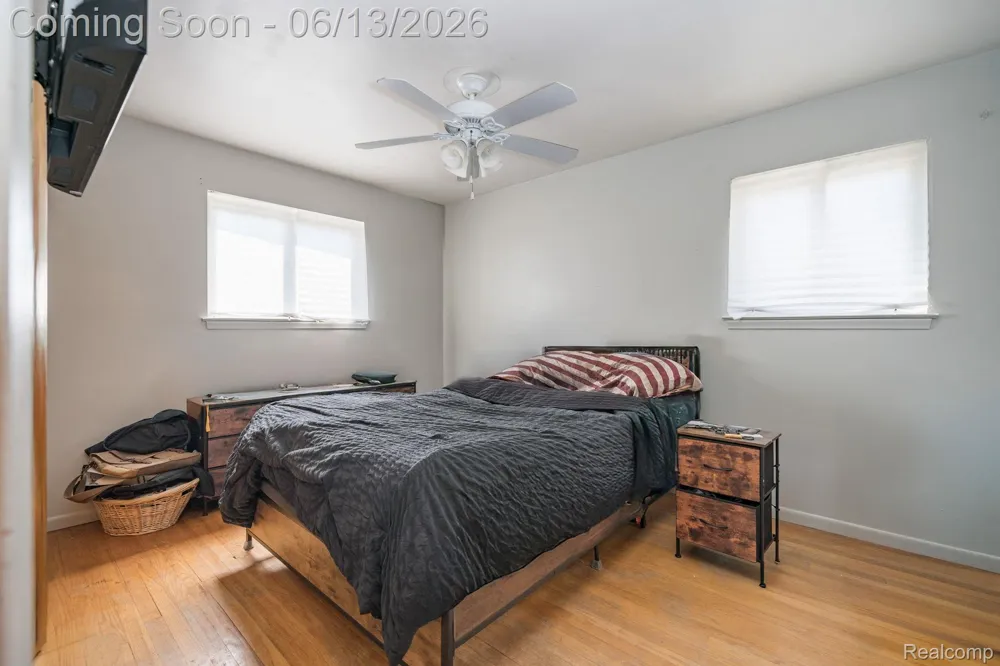 4929 Dudley Street Dearborn Heights City, MI 48125