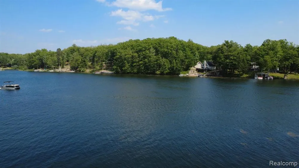 1872 Indianwood loop Mills Township, MI 48661