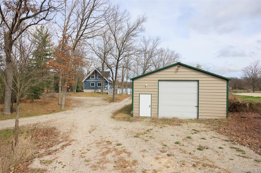 1872 Indianwood loop Mills Township, MI 48661