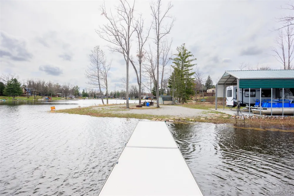 1872 Indianwood loop Mills Township, MI 48661
