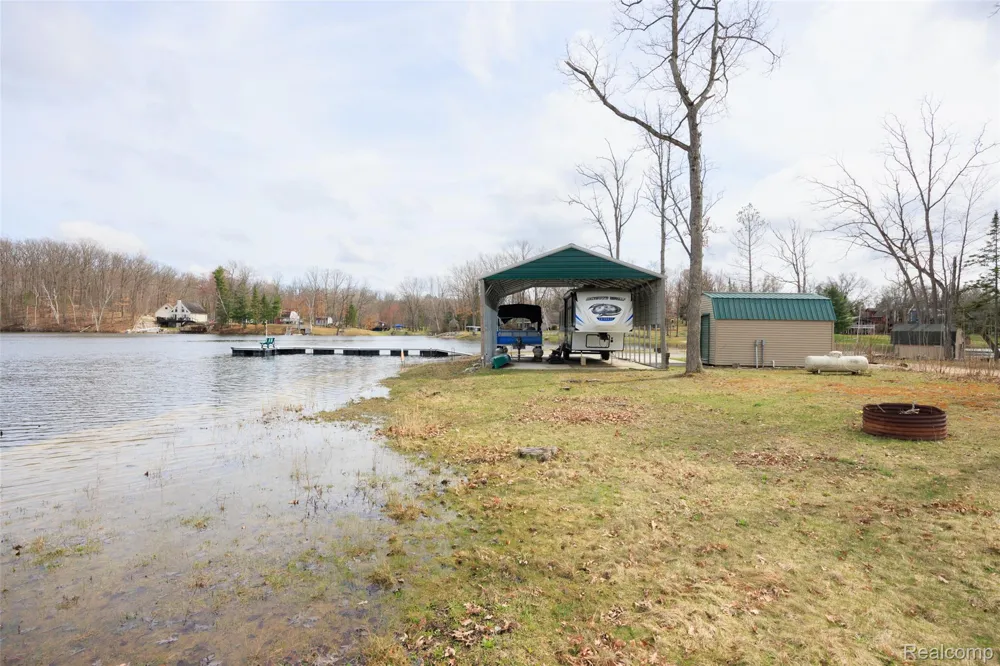 1872 Indianwood loop Mills Township, MI 48661