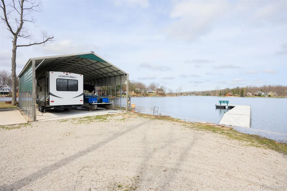 1872 Indianwood loop Mills Township, MI 48661