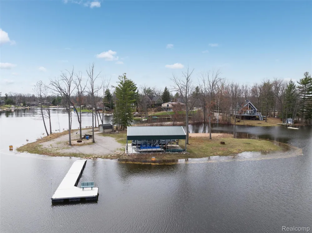 1872 Indianwood loop Mills Township, MI 48661
