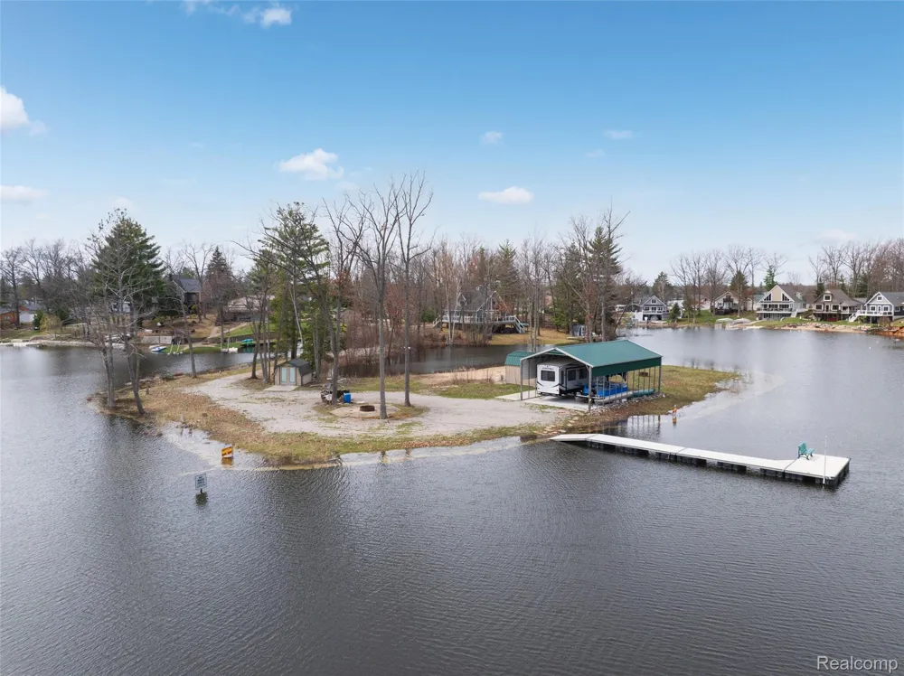 1872 Indianwood loop Mills Township, MI 48661