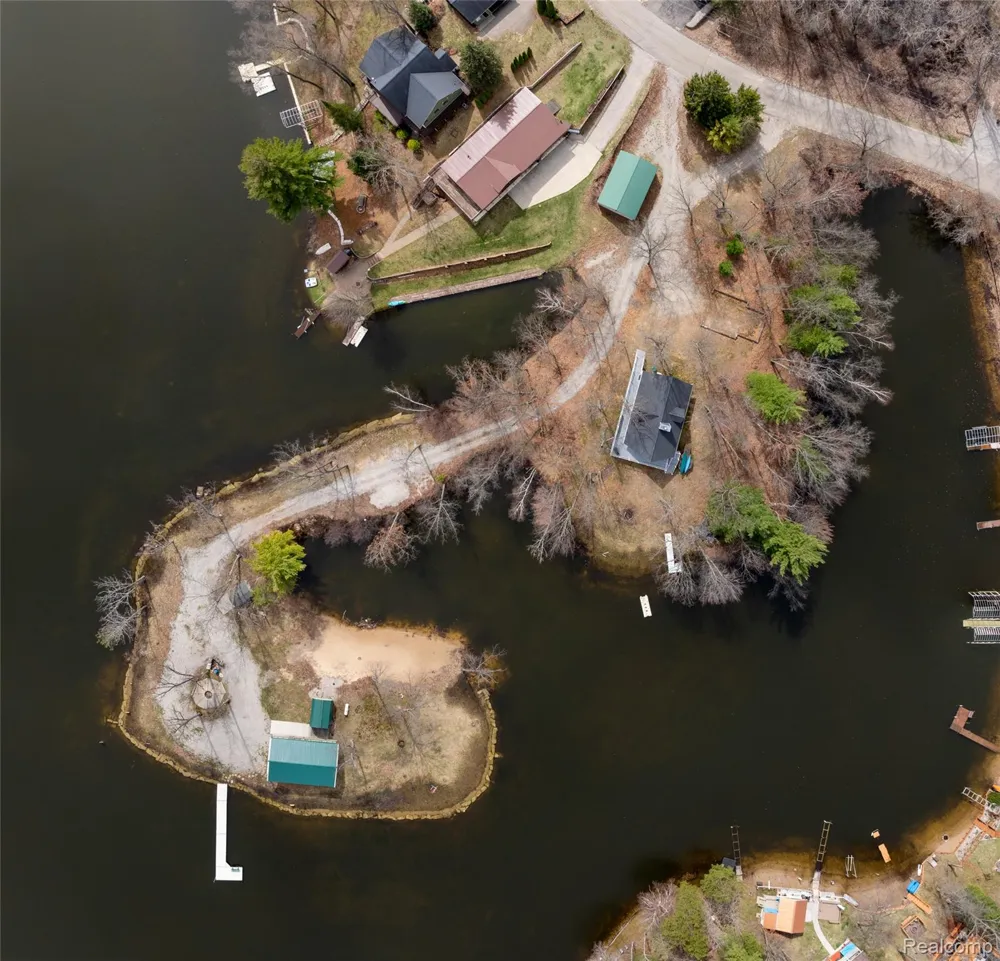 1872 Indianwood loop Mills Township, MI 48661