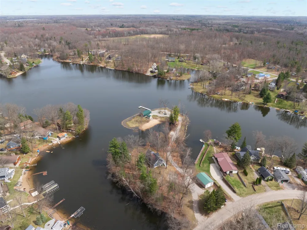 1872 Indianwood loop Mills Township, MI 48661