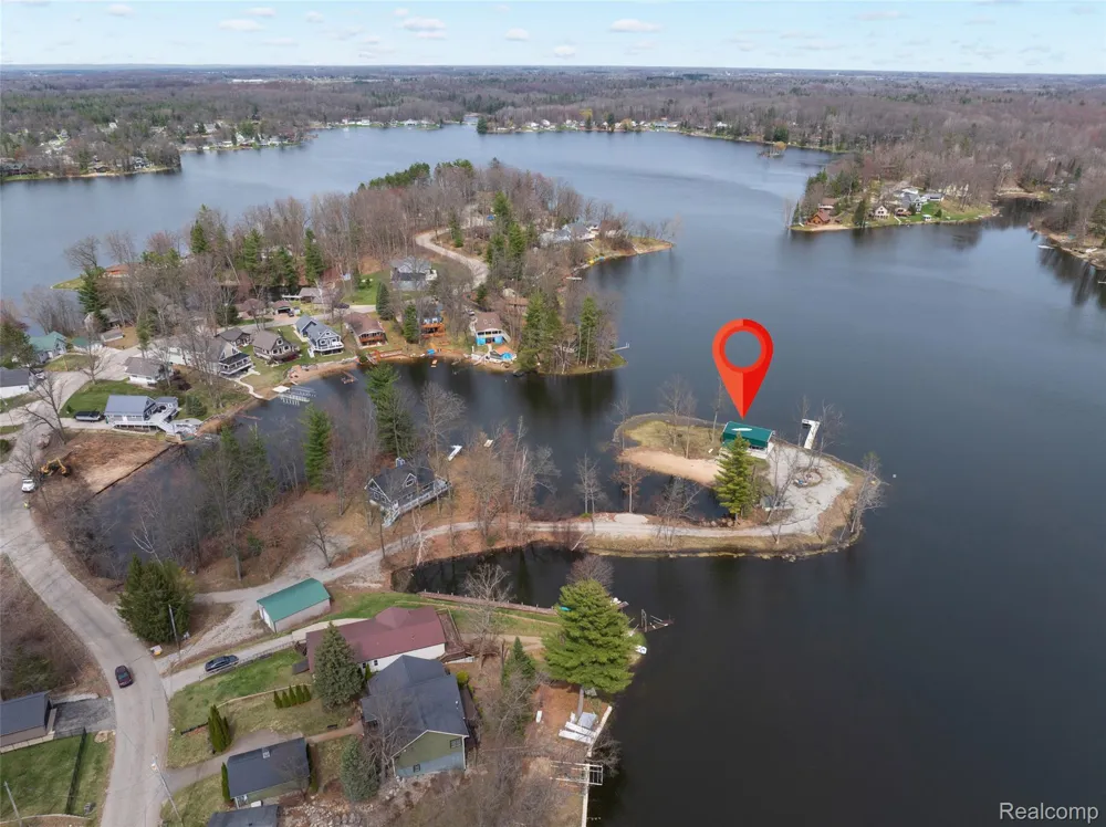 1872 Indianwood loop Mills Township, MI 48661