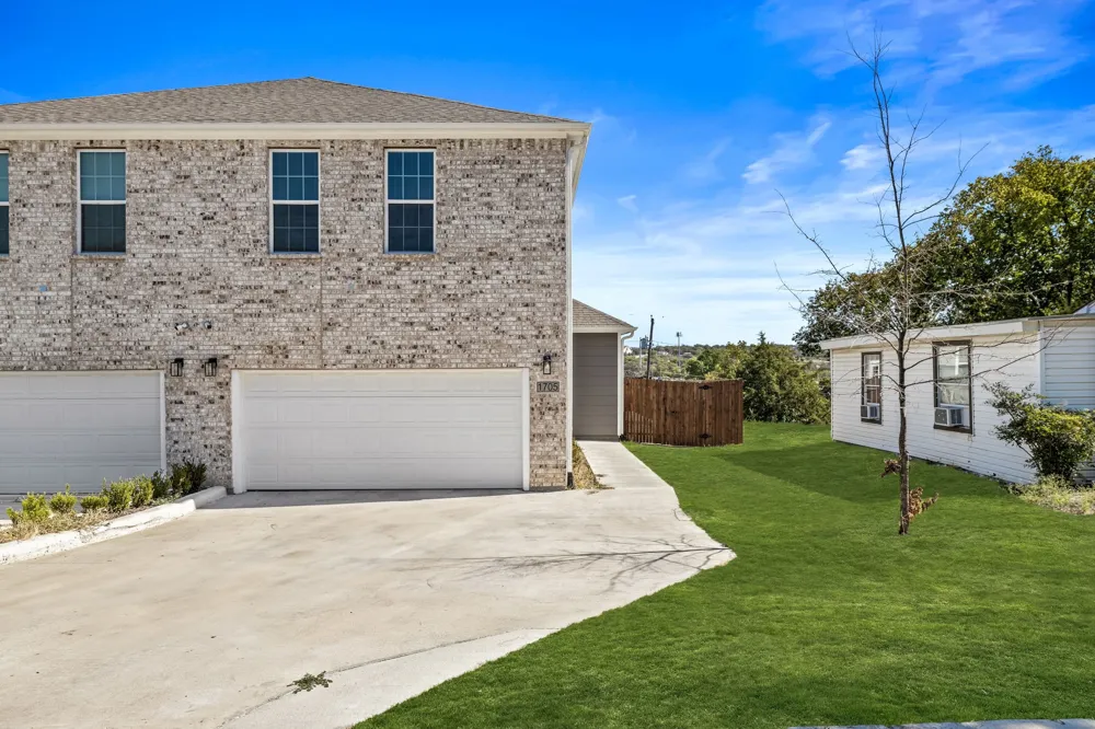 1701 Belzise Terrace Fort Worth, TX 76104