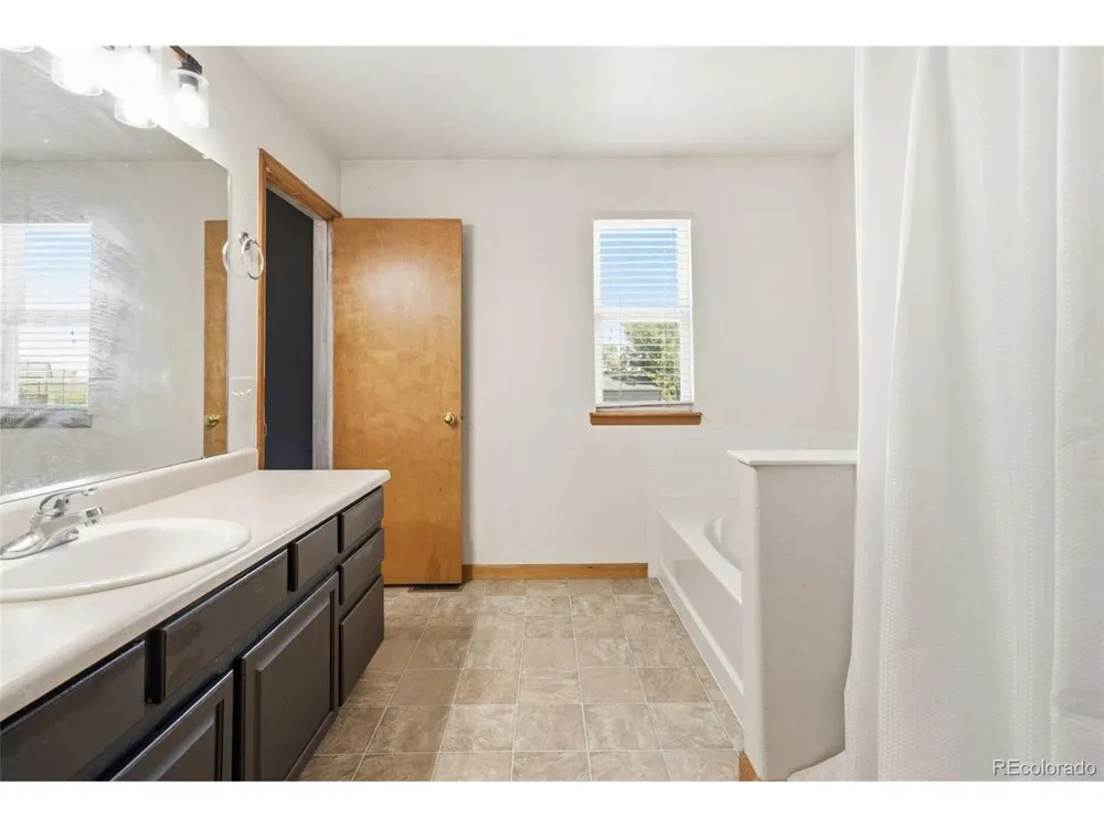 16620 Stroilway Street Hudson, CO 80642