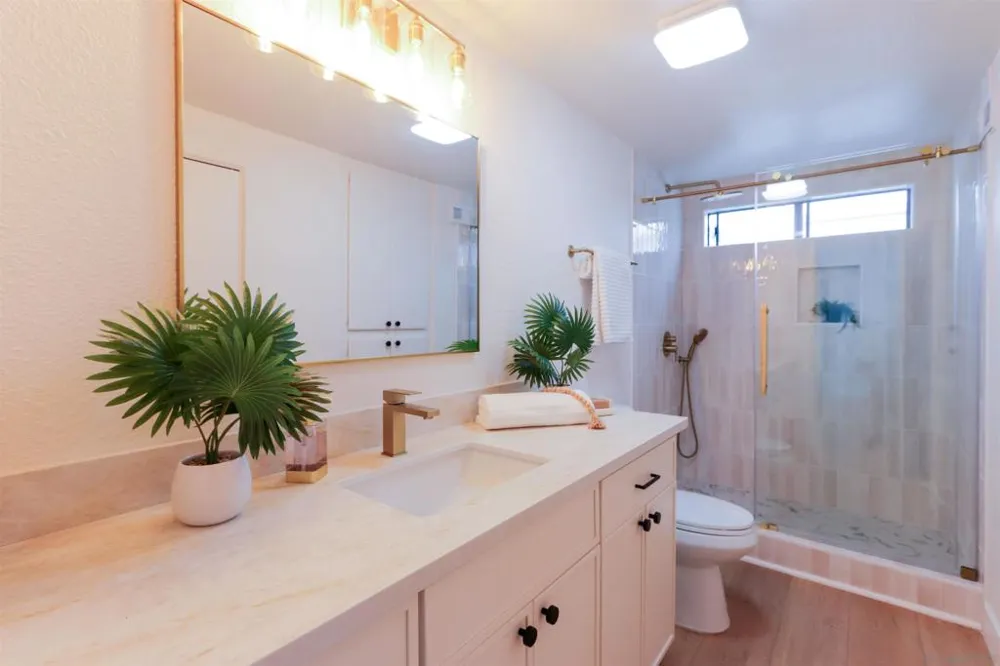 10 Morena #8 Irvine, CA 92612