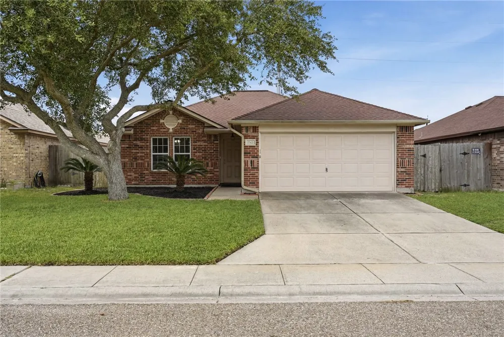 1511 Oak Landing Aransas Pass, TX 78336