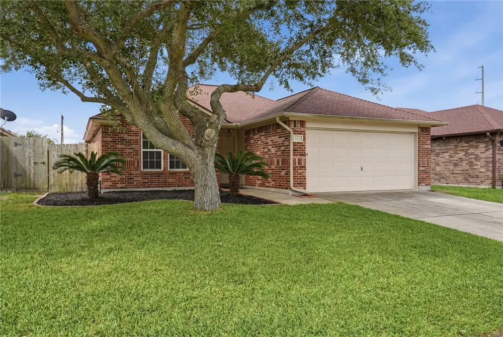1511 Oak Landing Aransas Pass, TX 78336