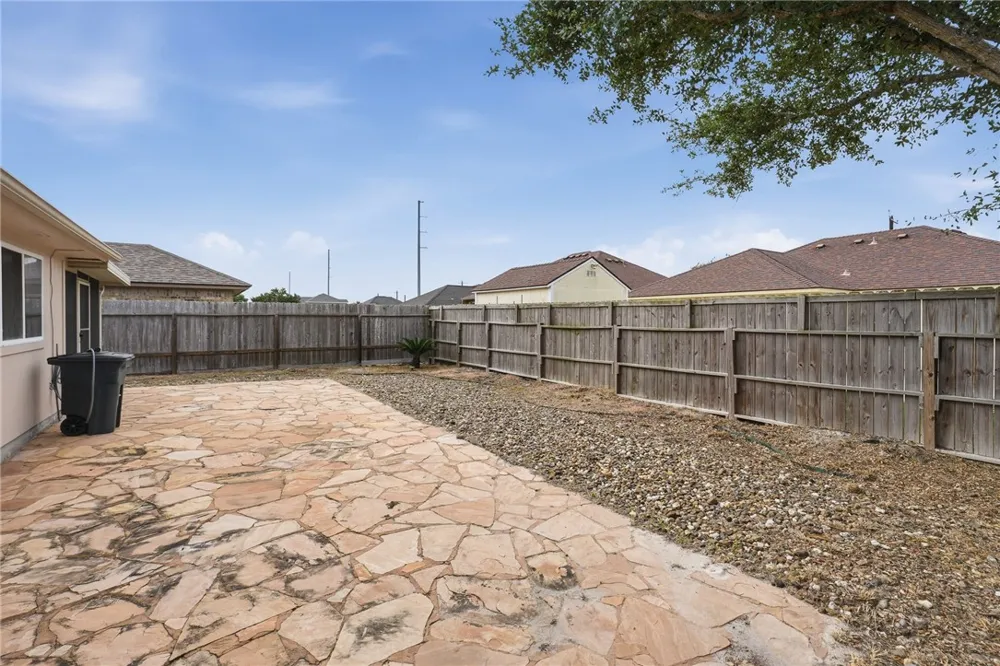1511 Oak Landing Aransas Pass, TX 78336