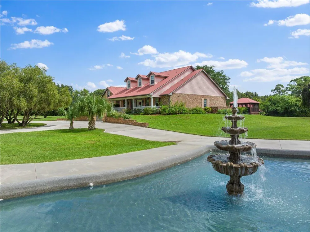 930 90th Avenue Vero Beach, FL 32966