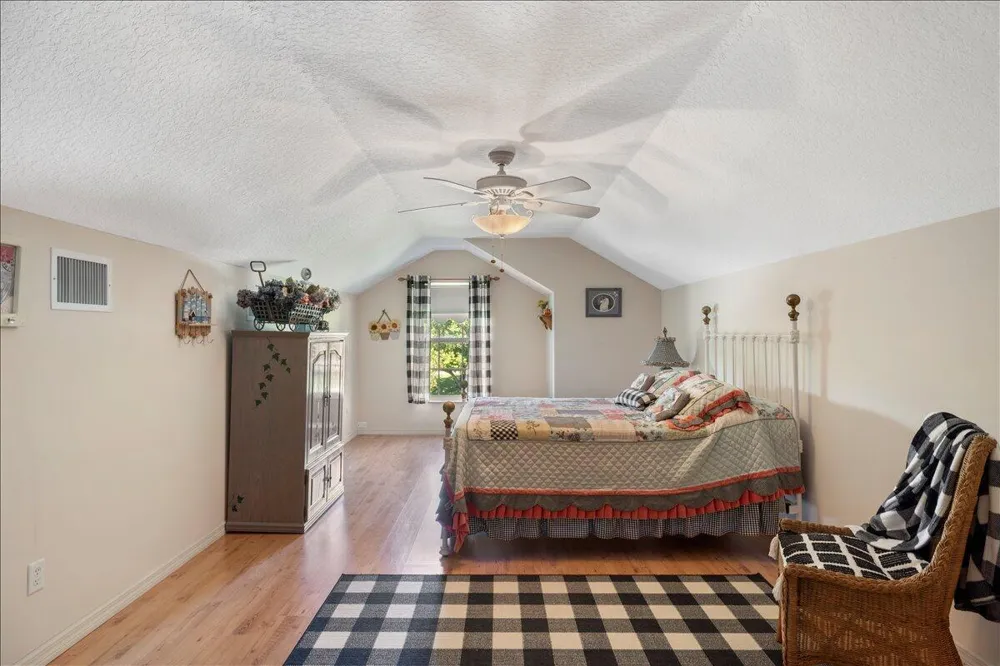 930 90th Avenue Vero Beach, FL 32966