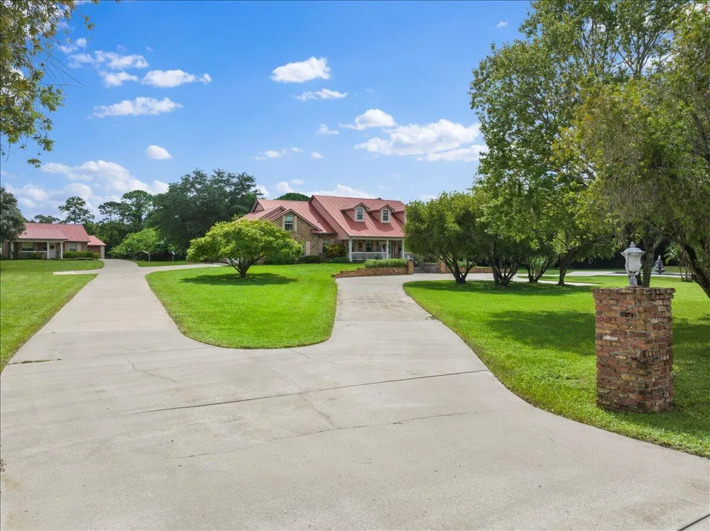 930 90th Avenue Vero Beach, FL 32966