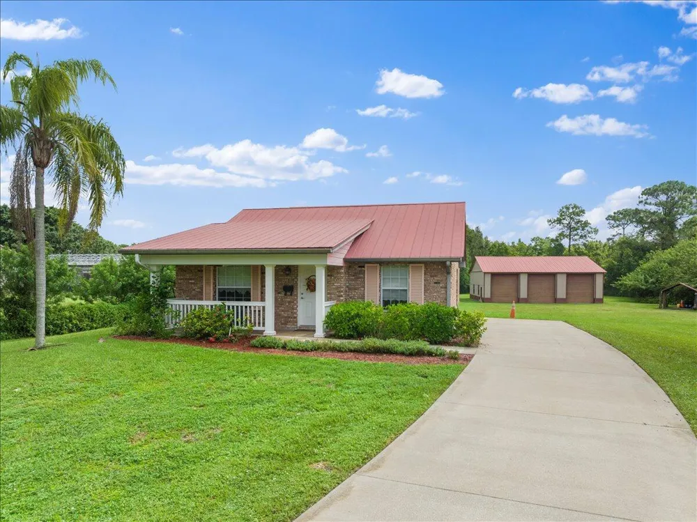 930 90th Avenue Vero Beach, FL 32966