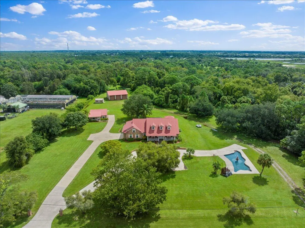 930 90th Avenue Vero Beach, FL 32966