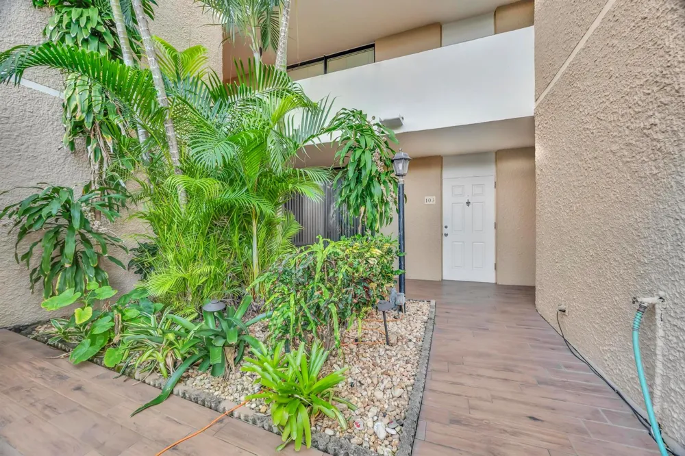 3492 NE Causeway Boulevard #103 Jensen Beach, FL 34957