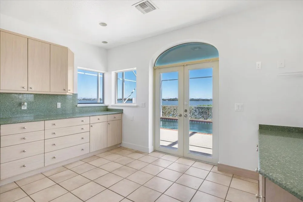 2 Seahorse Lane Vero Beach, FL 32960