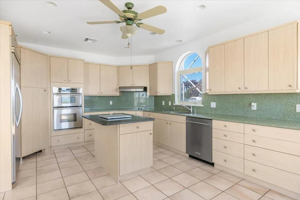 2 Seahorse Lane Vero Beach, FL 32960