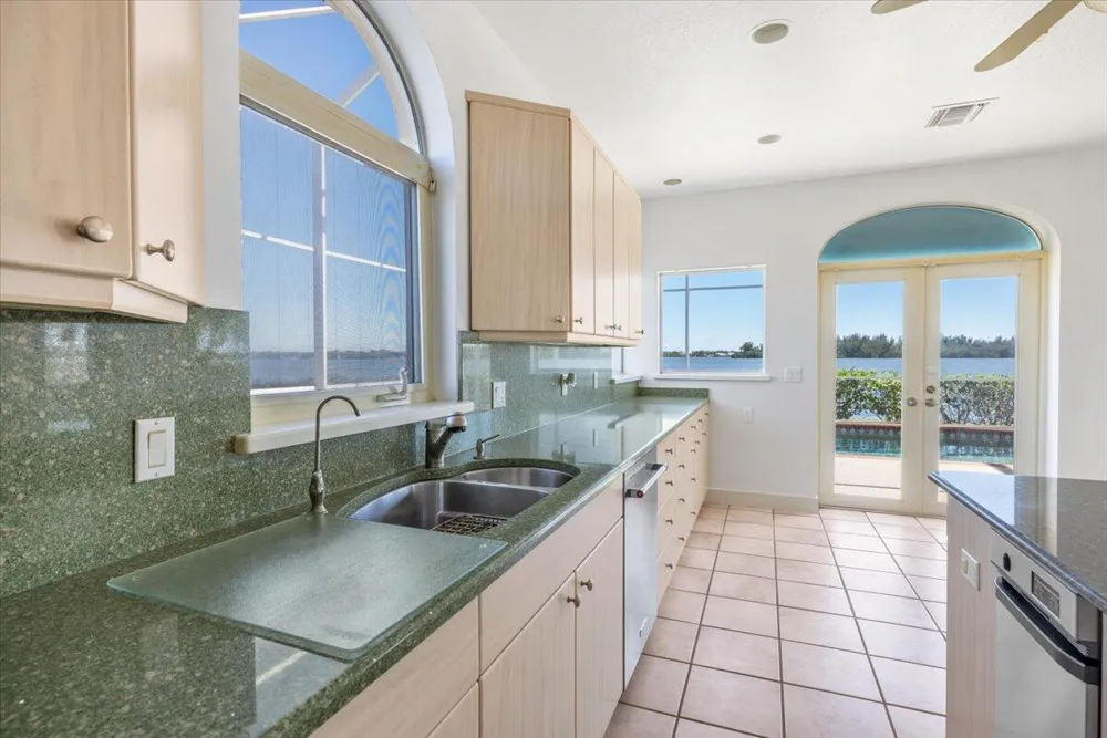 2 Seahorse Lane Vero Beach, FL 32960