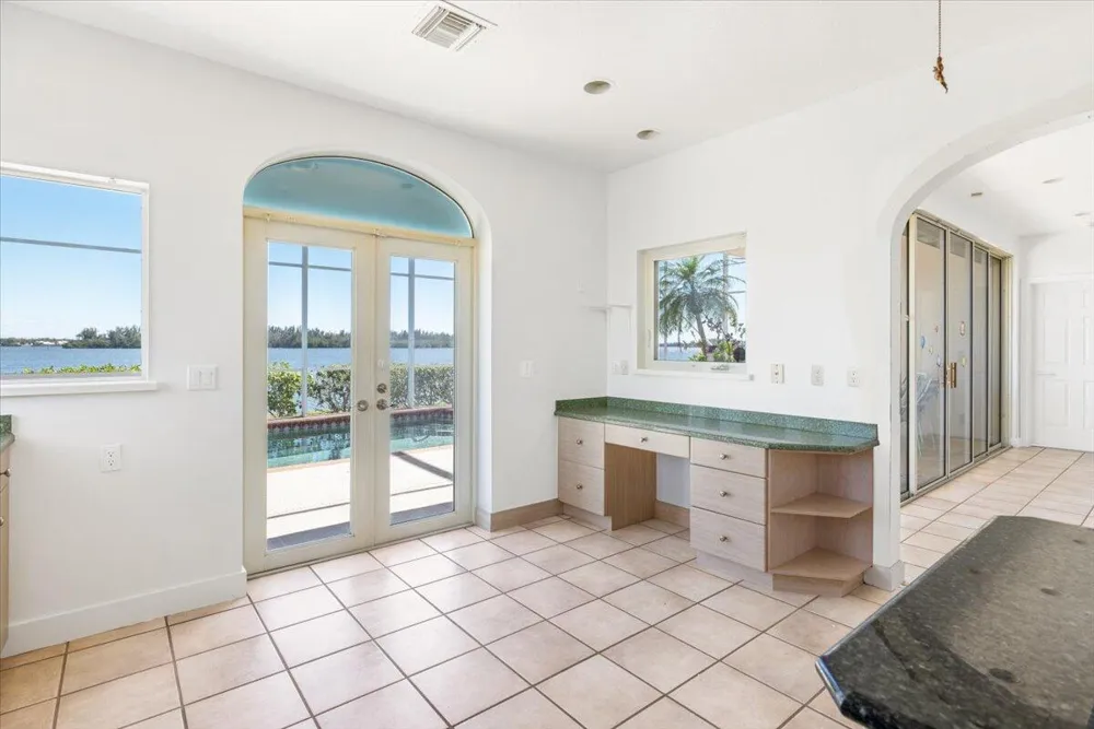 2 Seahorse Lane Vero Beach, FL 32960