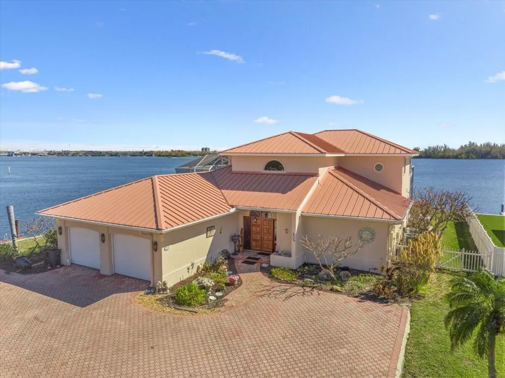 2 Seahorse Lane Vero Beach, FL 32960
