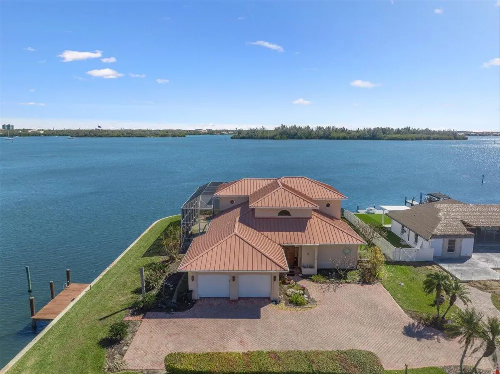 2 Seahorse Lane Vero Beach, FL 32960