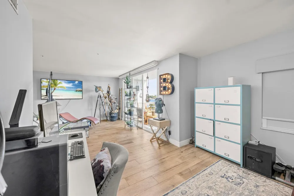 231 E Lantana Road #402 Lantana, FL 33462