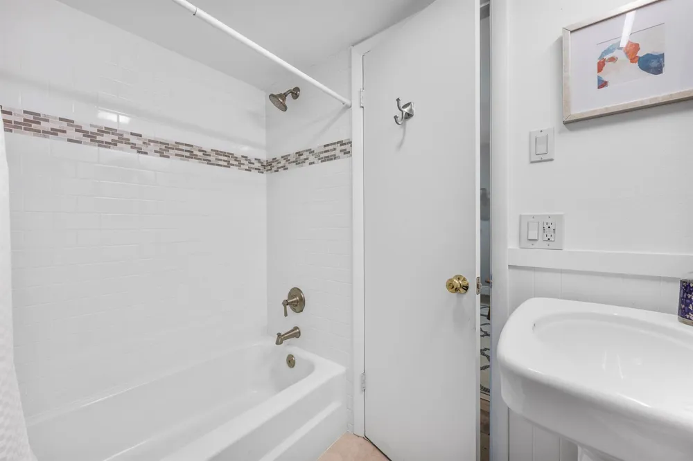 231 E Lantana Road #402 Lantana, FL 33462