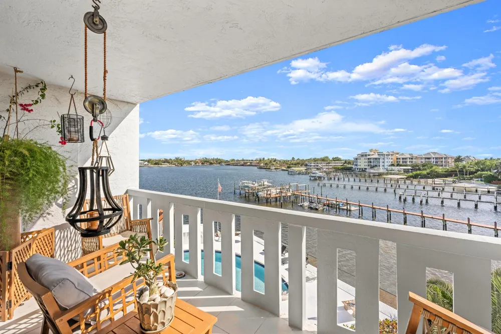 231 E Lantana Road #402 Lantana, FL 33462