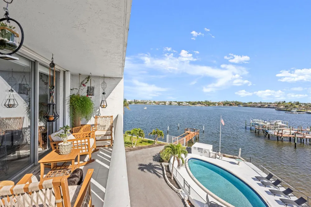 231 E Lantana Road #402 Lantana, FL 33462