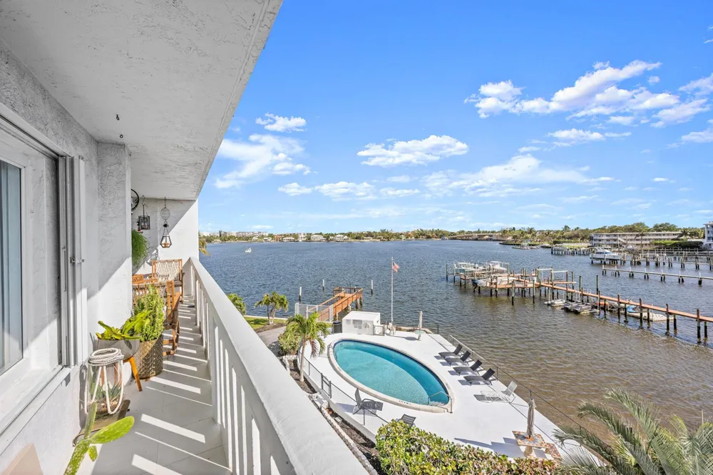 231 E Lantana Road #402 Lantana, FL 33462