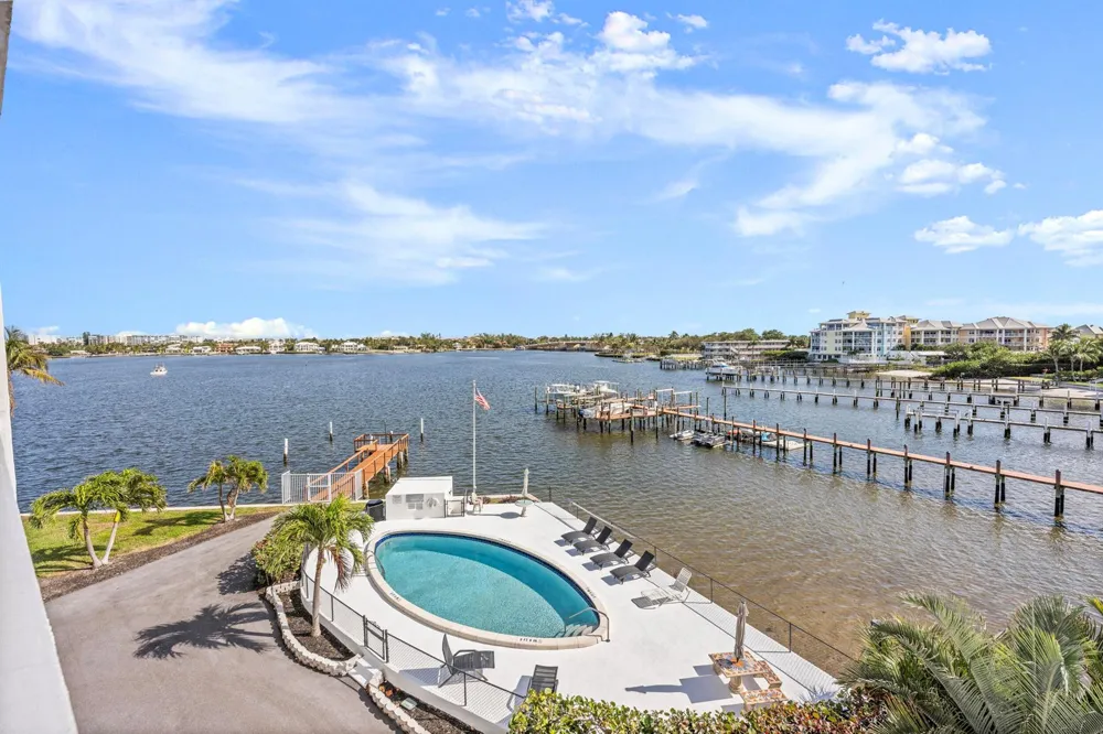 231 E Lantana Road #402 Lantana, FL 33462