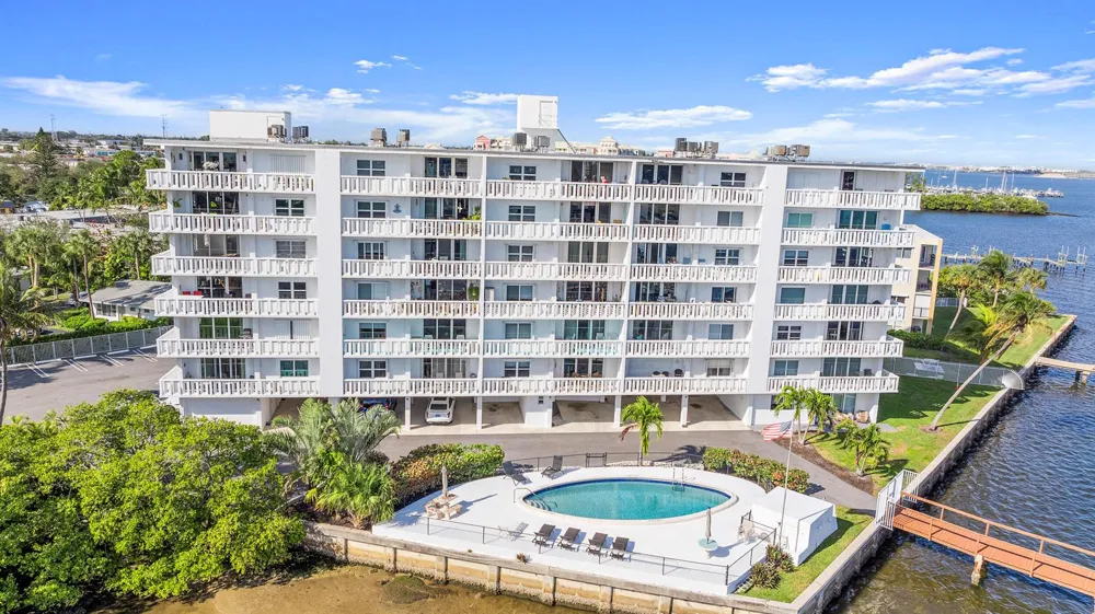 231 E Lantana Road #402 Lantana, FL 33462