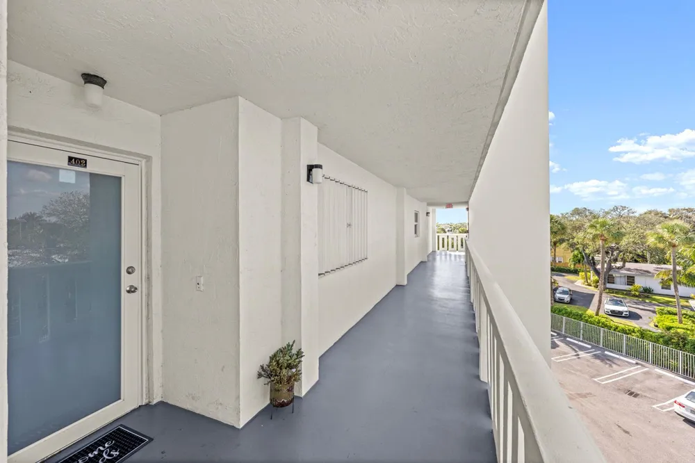 231 E Lantana Road #402 Lantana, FL 33462