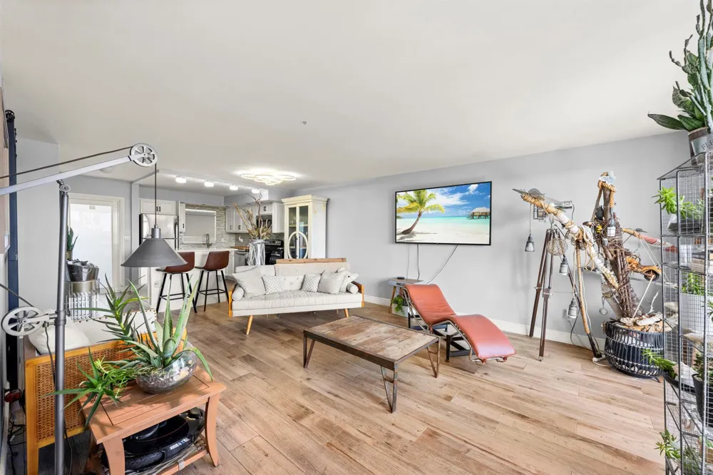 231 E Lantana Road #402 Lantana, FL 33462